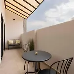 P601 Amazing Rooftop 2Bdrm 2Bath Apt Ac