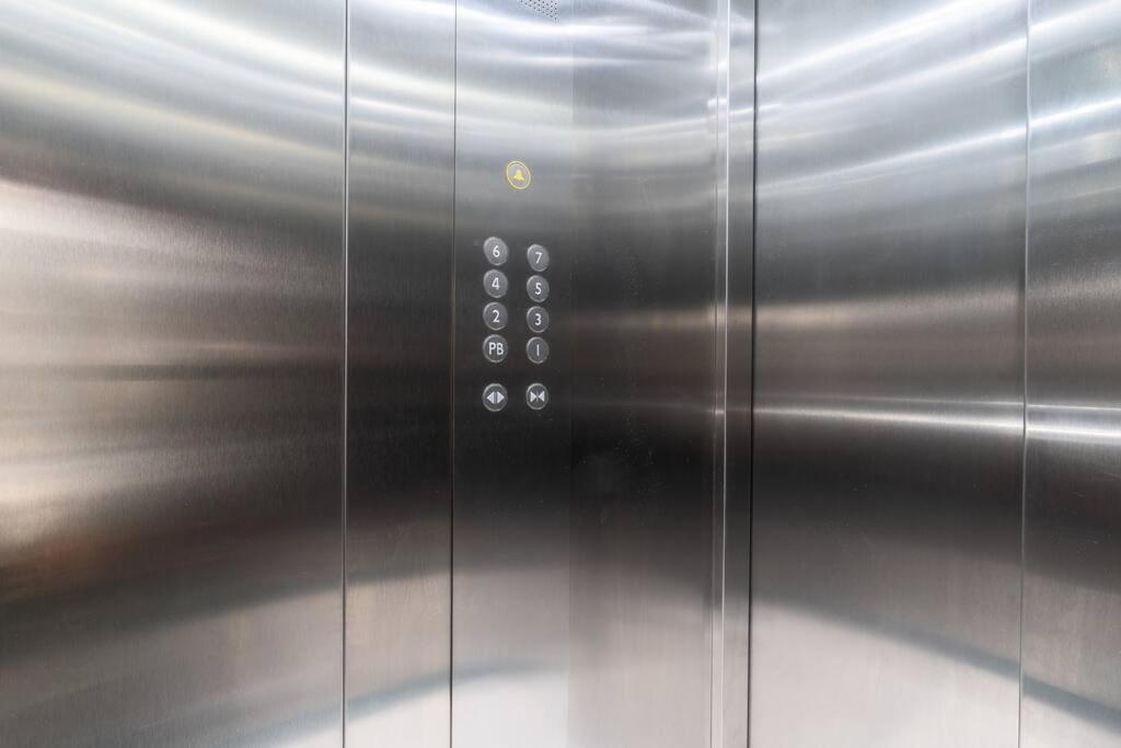 P601 Amazing Rooftop 2bdrm 2bath Ac Apartment *