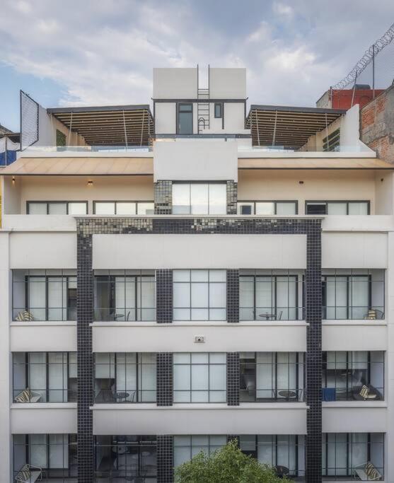 P601 Amazing Rooftop 2bdrm 2bath Ac Apartment *